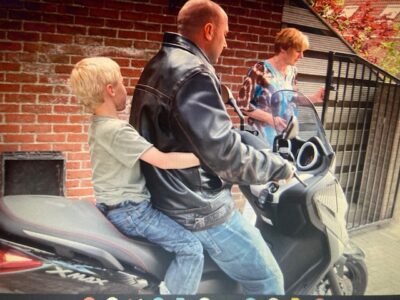 Met papa op de scooter